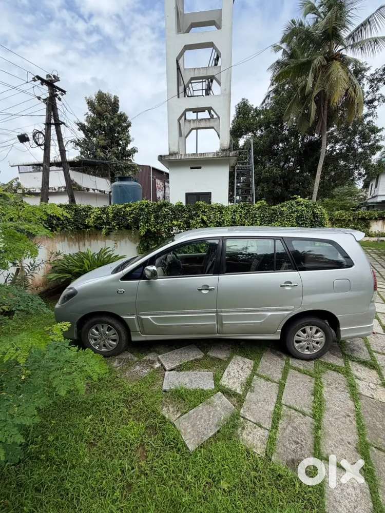 Toyota Innova 2010 Diesel Car