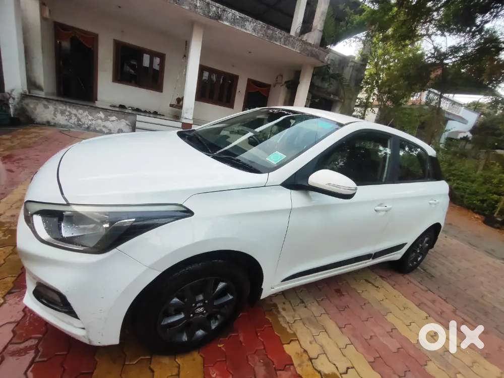 Hyundai I20 2020 Petrol 125000 Km Driven