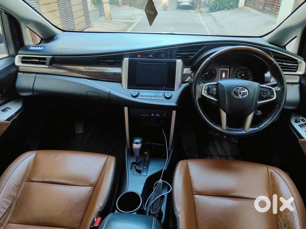 Toyota Innova Crysta 2.8z Automatic, 2017, Diesel