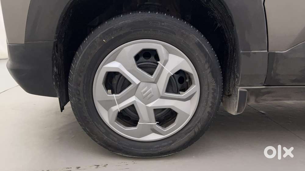 Maruti Suzuki Brezza Vxi At, 2023, Petrol