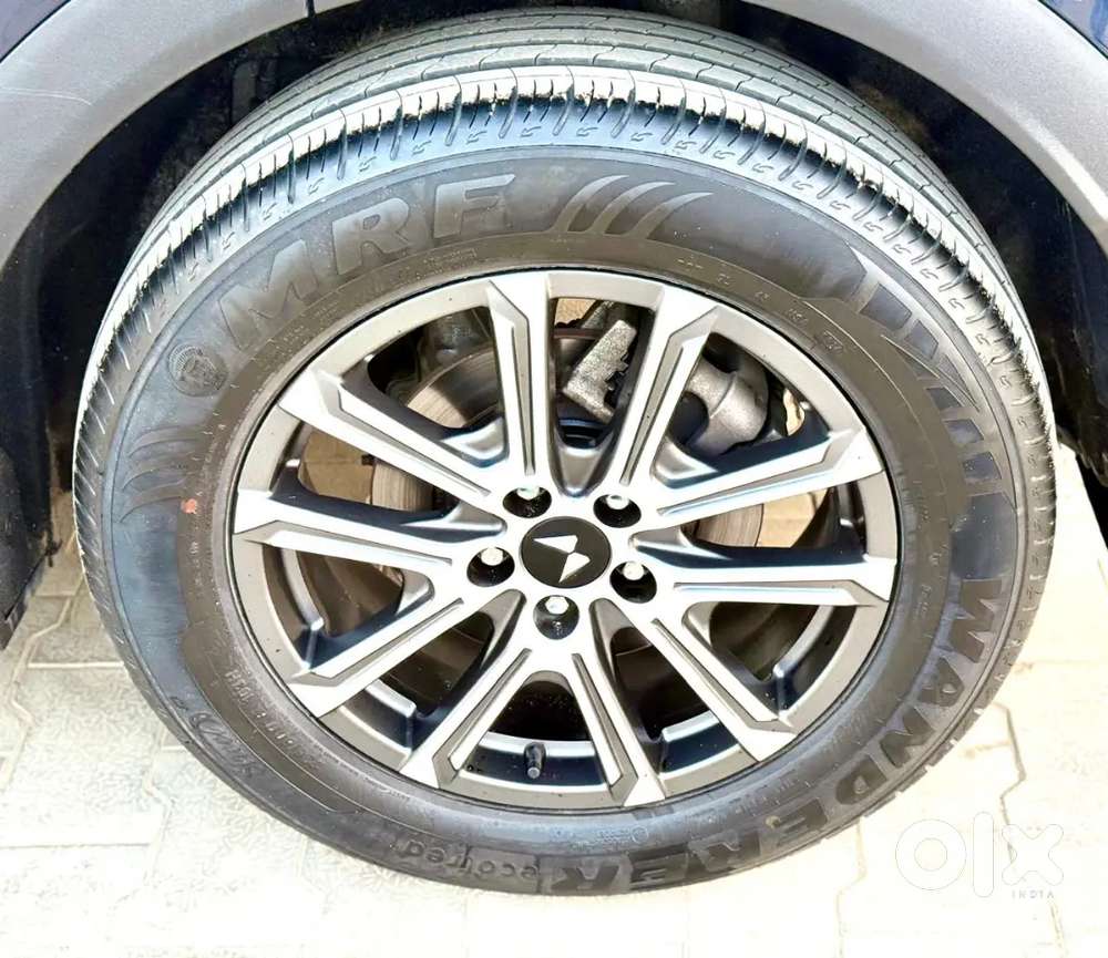 Xuv700 Ax7 Diesel Mt