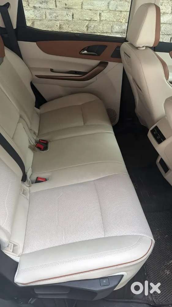 Mahindra Xuv 7xo Ax7 2026