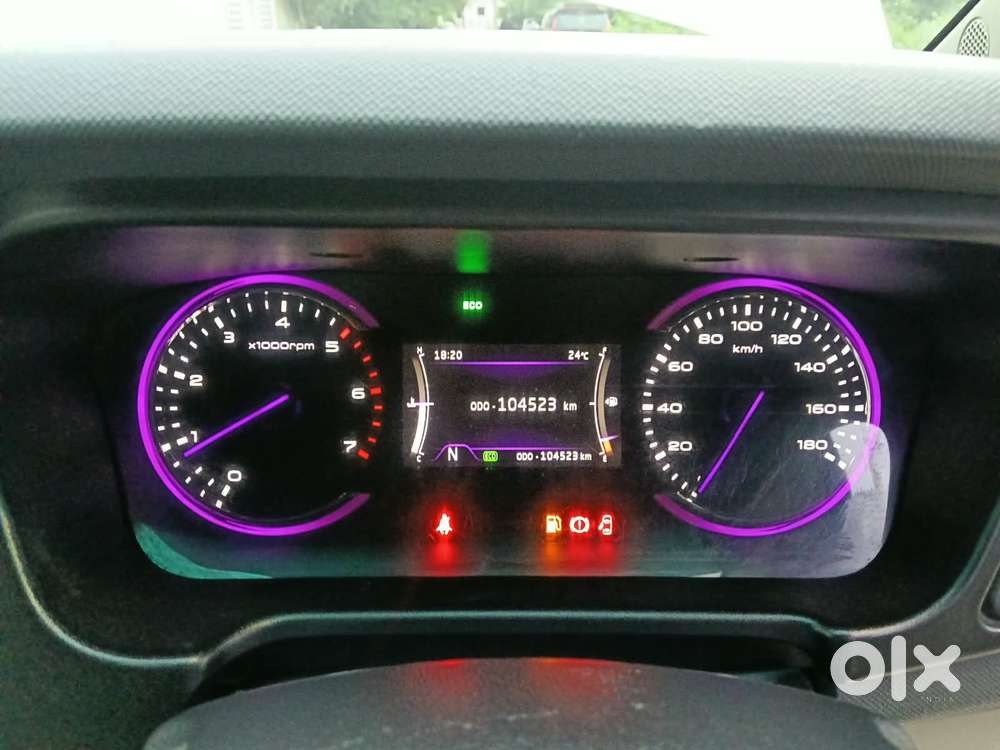Mahindra Marazzo M8, 2018, Diesel