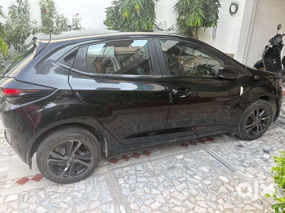 Tata Altroz 1.2 Xz Plus Dark Edition, 2023, Petrol