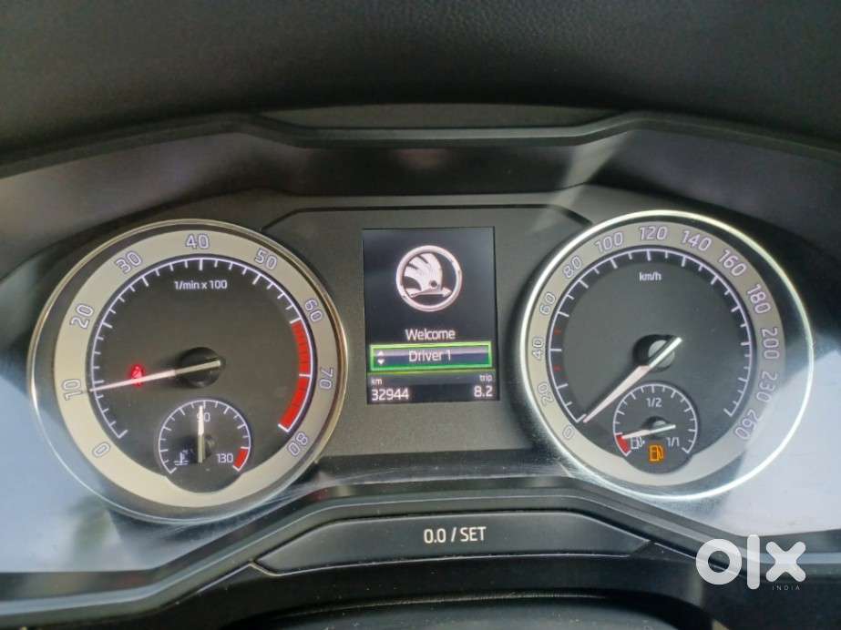 Skoda Superb Lk 1.8 Tsi At, 2019, Petrol