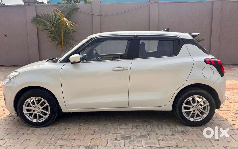 Maruti Suzuki Swift 1.3 Zxi, 2022, Petrol