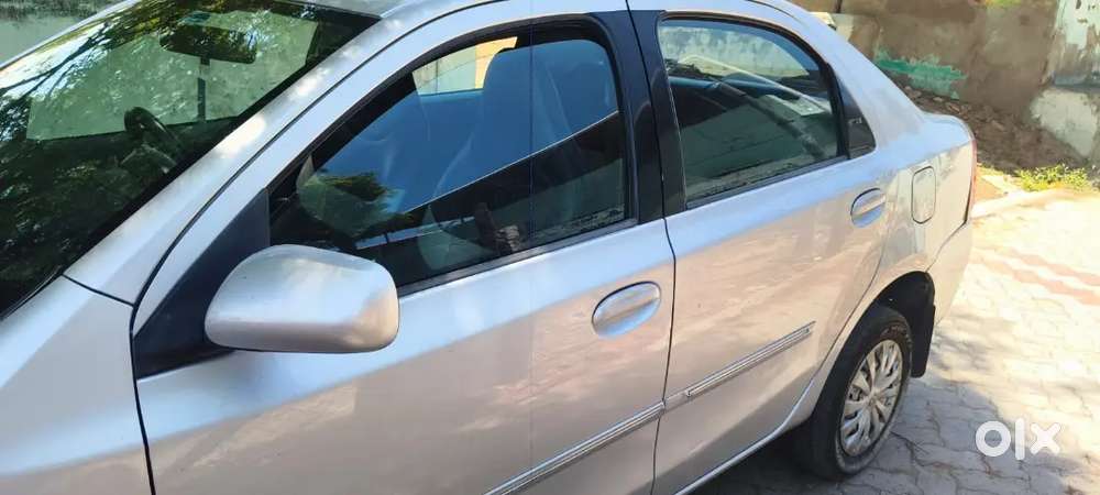 Toyota Etios Cross 2012