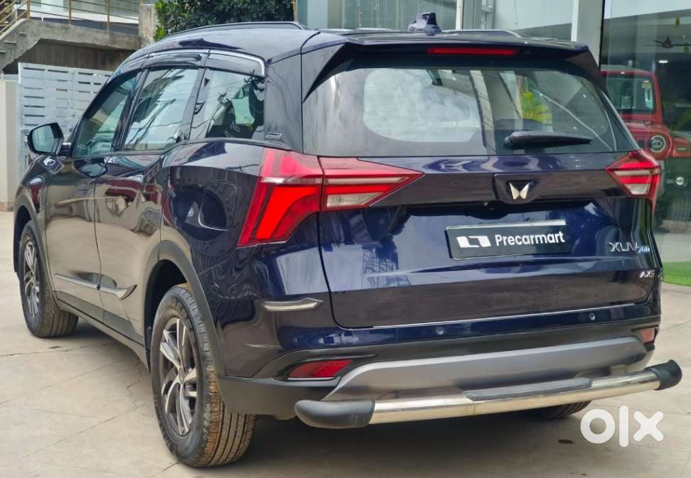 Mahindra XUV700 2.0 AX 5 Petrol MT 7 Str, 2023, Petrol