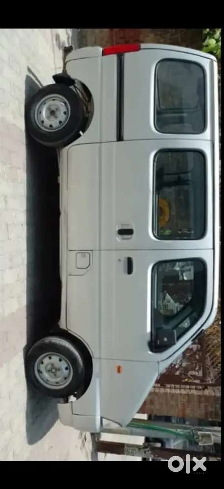 St Joseph's School Shivpur Varanasi Me Pahle Se 2 Van Chalti H Meri