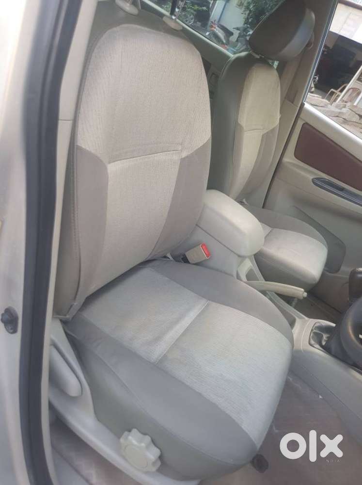 Toyota Innova 2.5 G (diesel) 8 Seater, 2012, Diesel