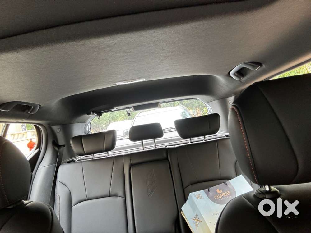 Honda Elevate Adv Edition | Jan 2026 | 2200 Km | Sunroof | Single Owne