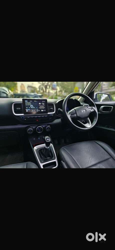 Hyundai Venue Petrol Well Maintained
