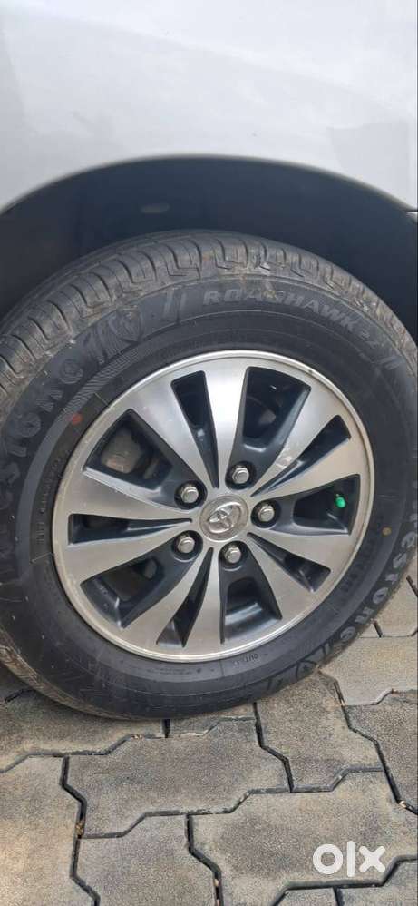 Innova Vx 8 Seater 2015 Mh Registration