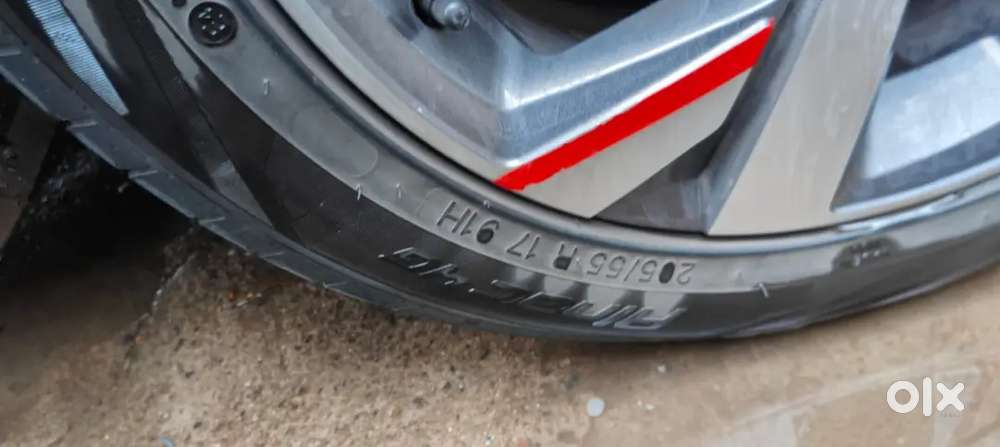 Vw Taigun Topline, Automatic With Beautiful Interiors And Ventilated