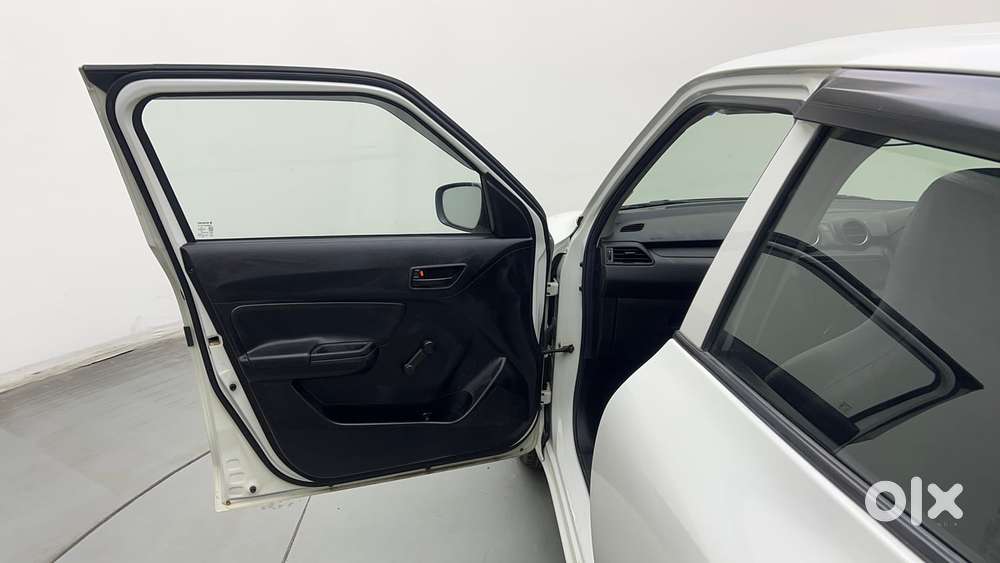 Maruti Suzuki Swift 1.3 Lxi, 2022, Petrol