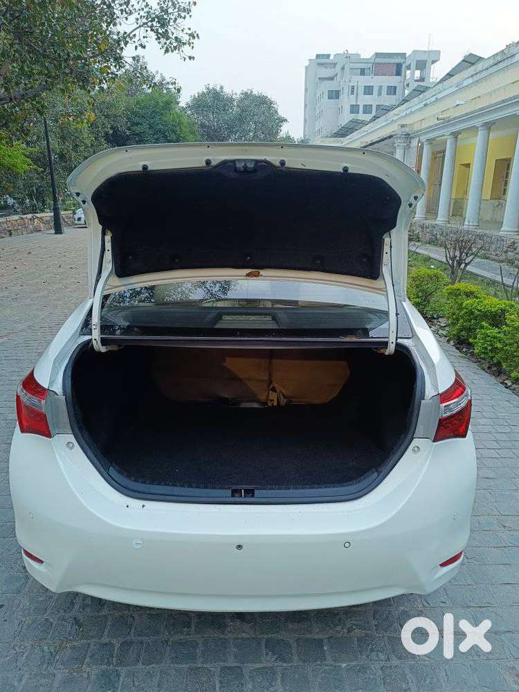 Toyota Corolla Altis J, 2015, Petrol