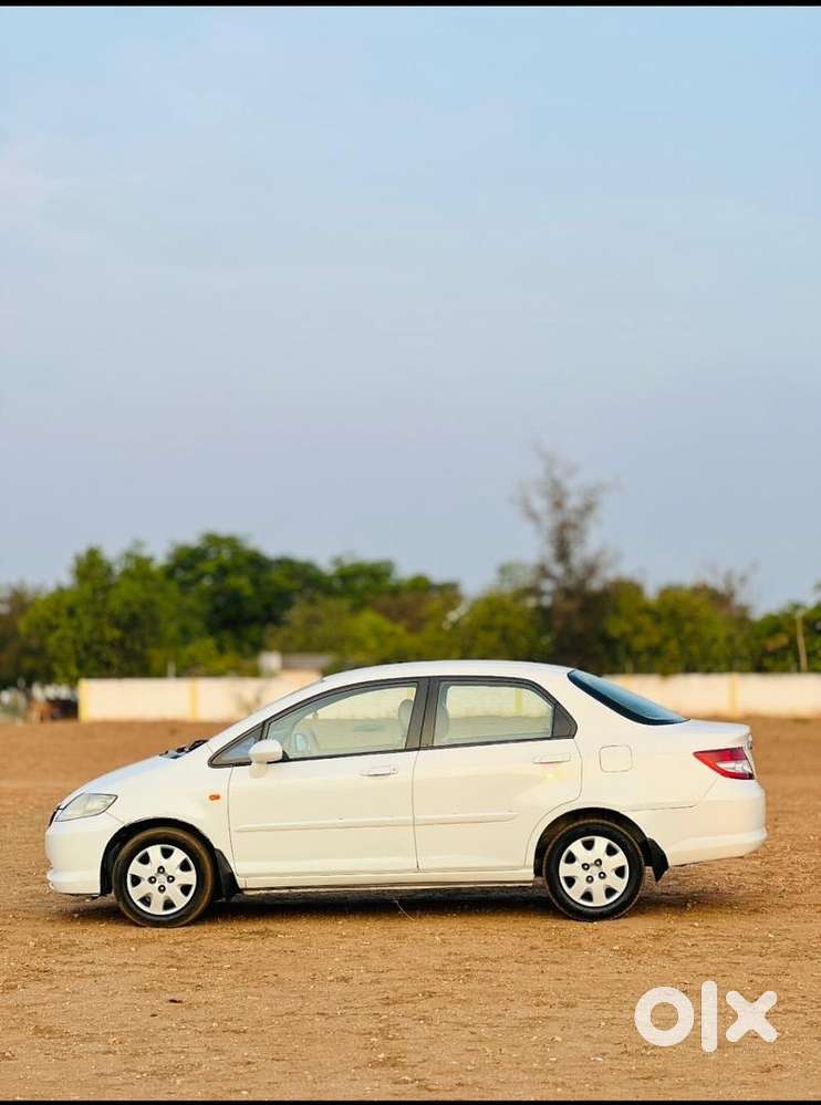 Honda City Zx 2004 Petrol Well Maintained All Peppers Available
