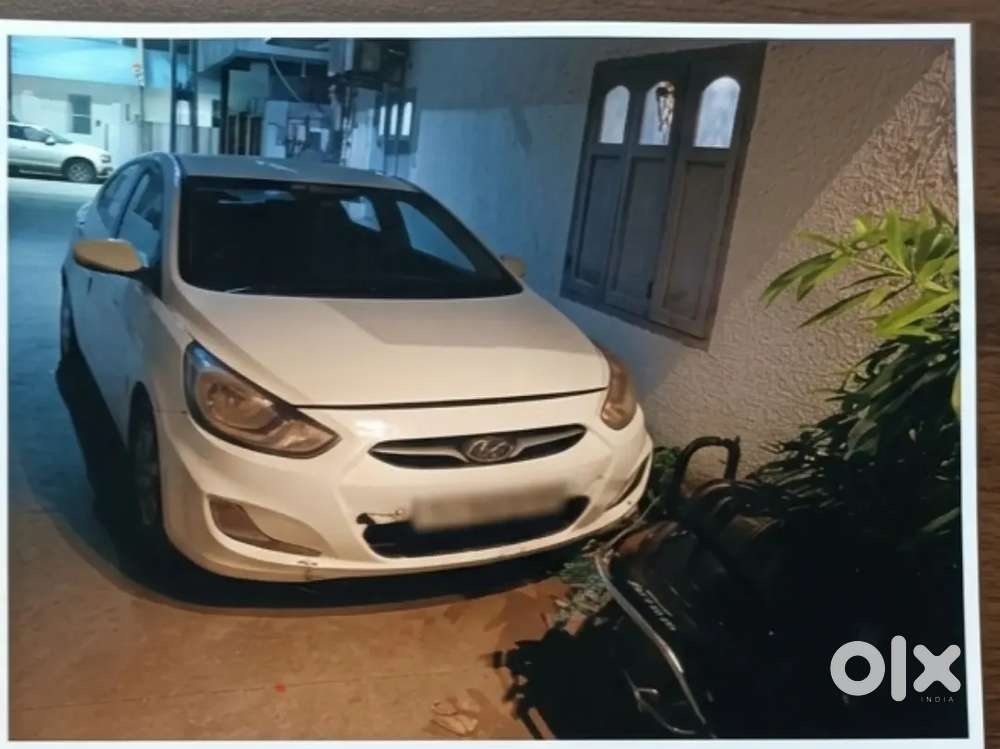 Hyundai Verna Fluidic 2011 Variant