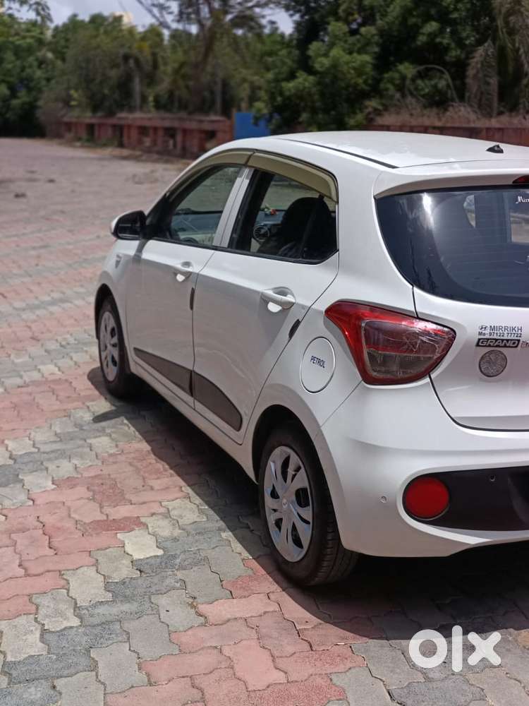 Hyundai Grand I10 2016-2017 Sportz Celebration Edition, 2017, Cng & ..