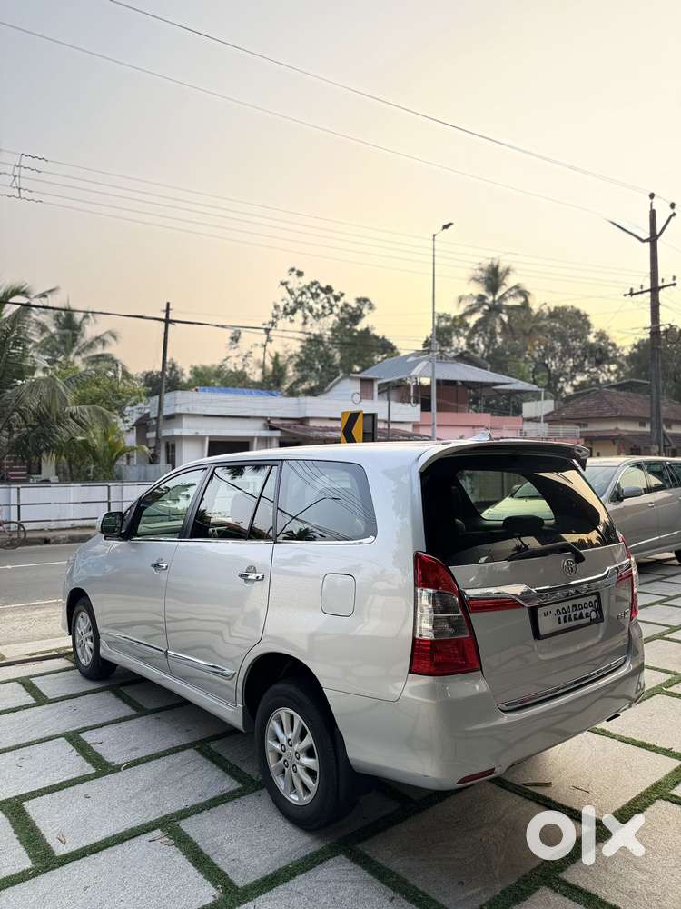 Toyota Innova 2.5 Ev (diesel) Ps 8 Seater Bs Iv, 2014, Diesel