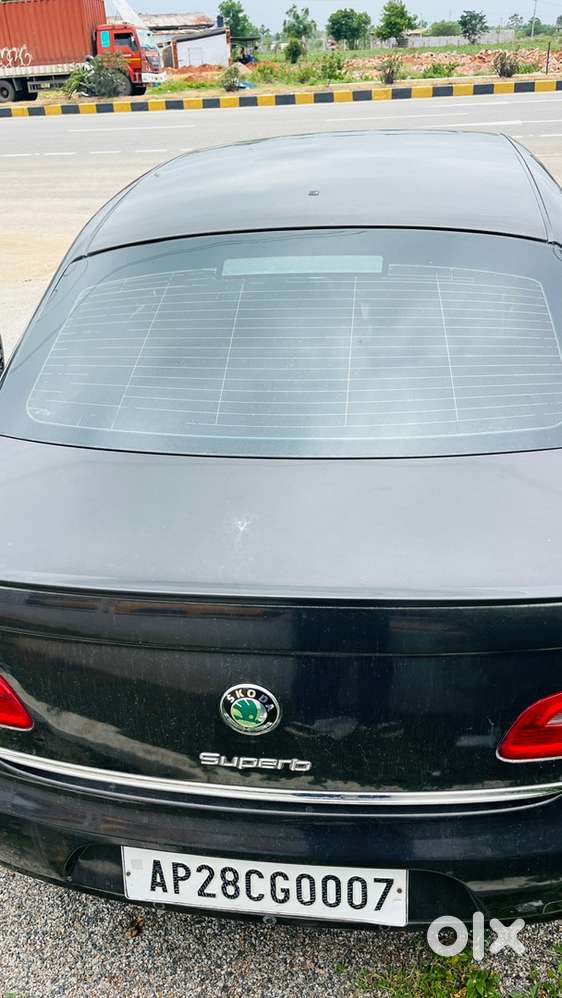 Skoda Superb Petrol 2011