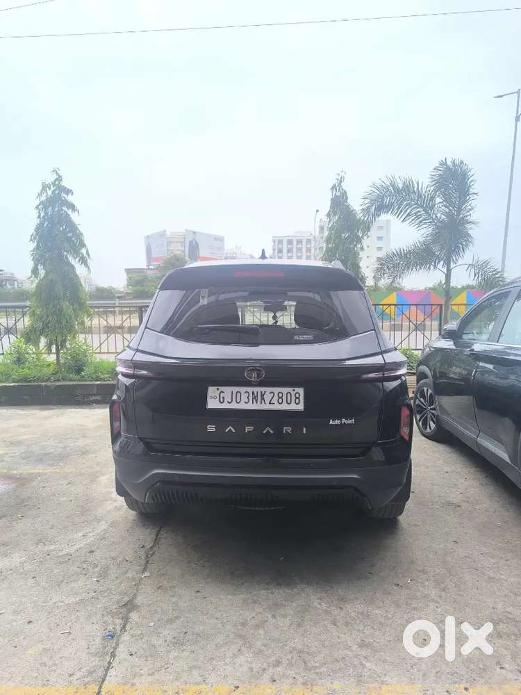 Tata Safari Accomplished Plus 6 Str Dark Addition 2024