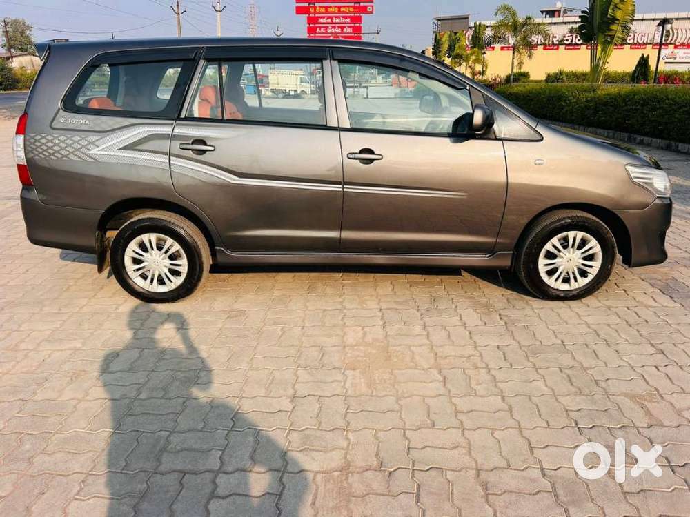 Toyota Innova 2.5 G (diesel) 8 Seater, 2012, Diesel