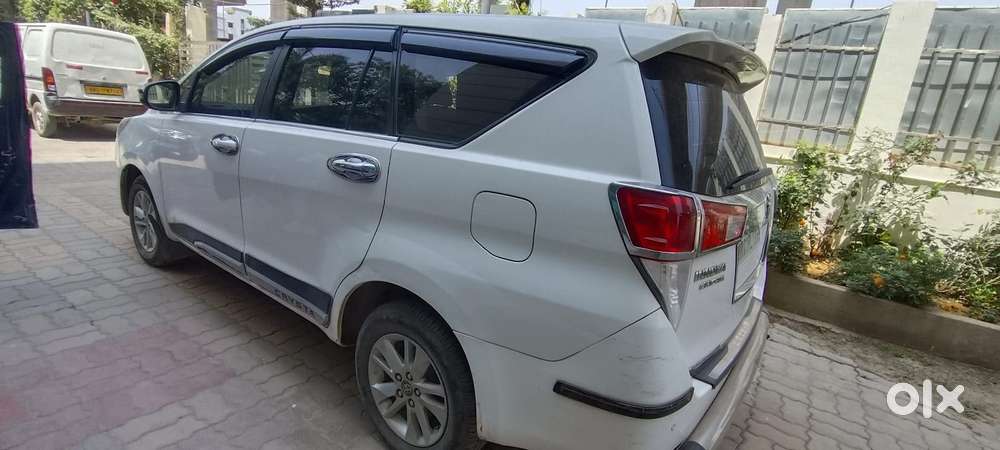 Toyota Innova Crysta [2020-ongoing] 2.7 Gx Mt 8 Str, 2020, Diesel