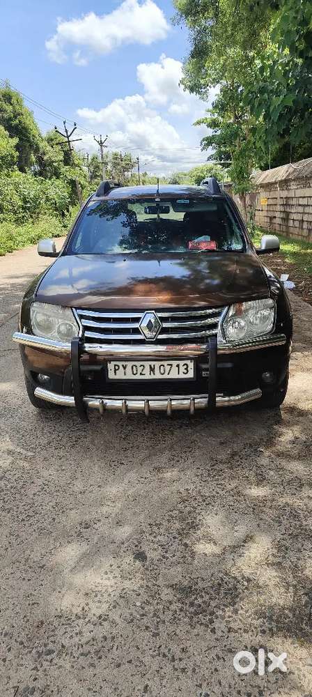 Renault Duster Car
