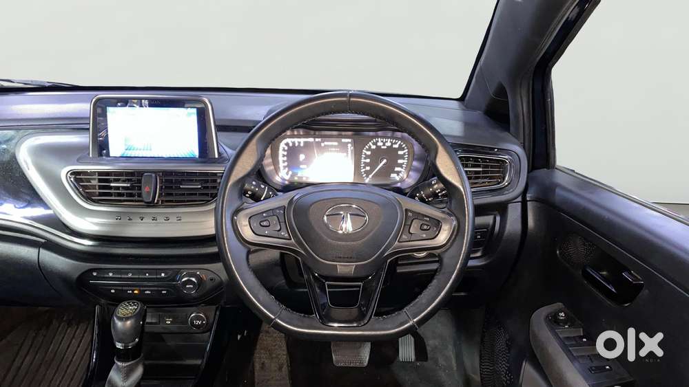 Tata Altroz 1.2 Xza Plus Dark Edition Dct, 2022, Petrol