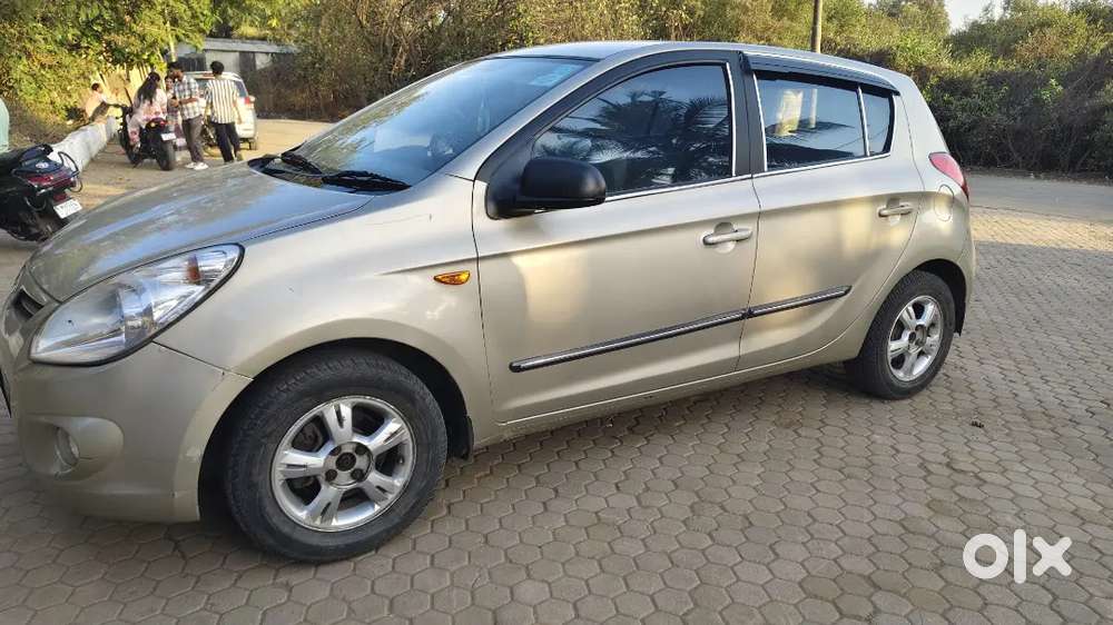 Hyundai I20 2010 Petrol Well Maintained Cng Fited Now Work