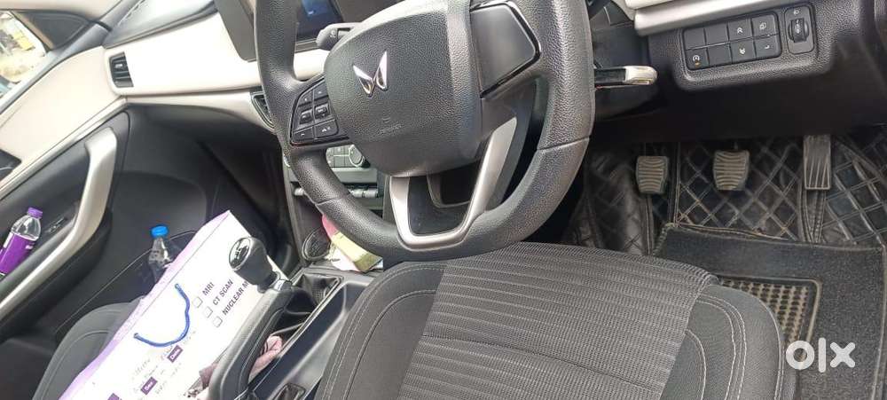 Mahindra Xuv700 2.2 Mx Diesel Mt 5 Str, 2022, Diesel