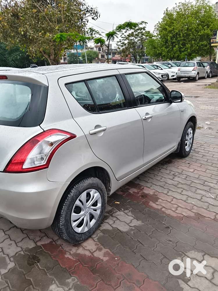 Maruti Suzuki Swift Vxi + Manual, 2015, Petrol