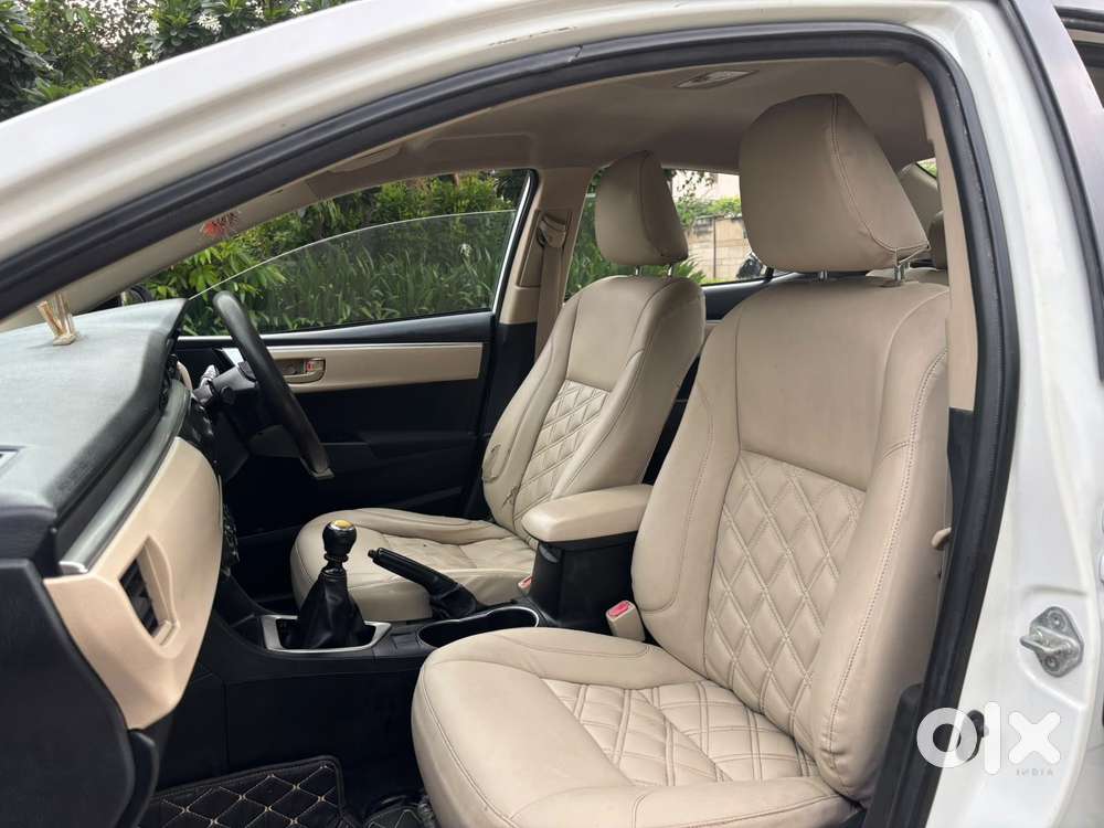 Toyota Corolla Altis 1.8 J, 2015, Petrol