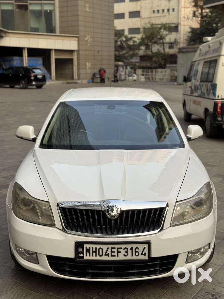 Skoda Laura Ambiente 2.0 Tdi Cr Automatic, 2010, Diesel