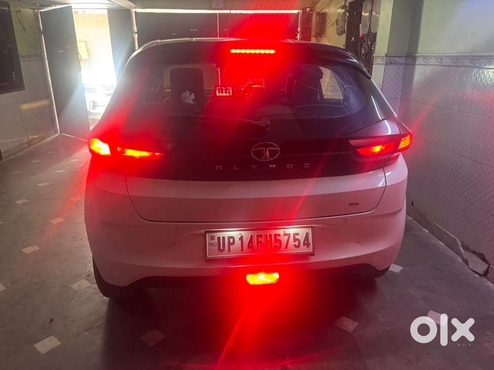 Tata Altroz Petrol 2022