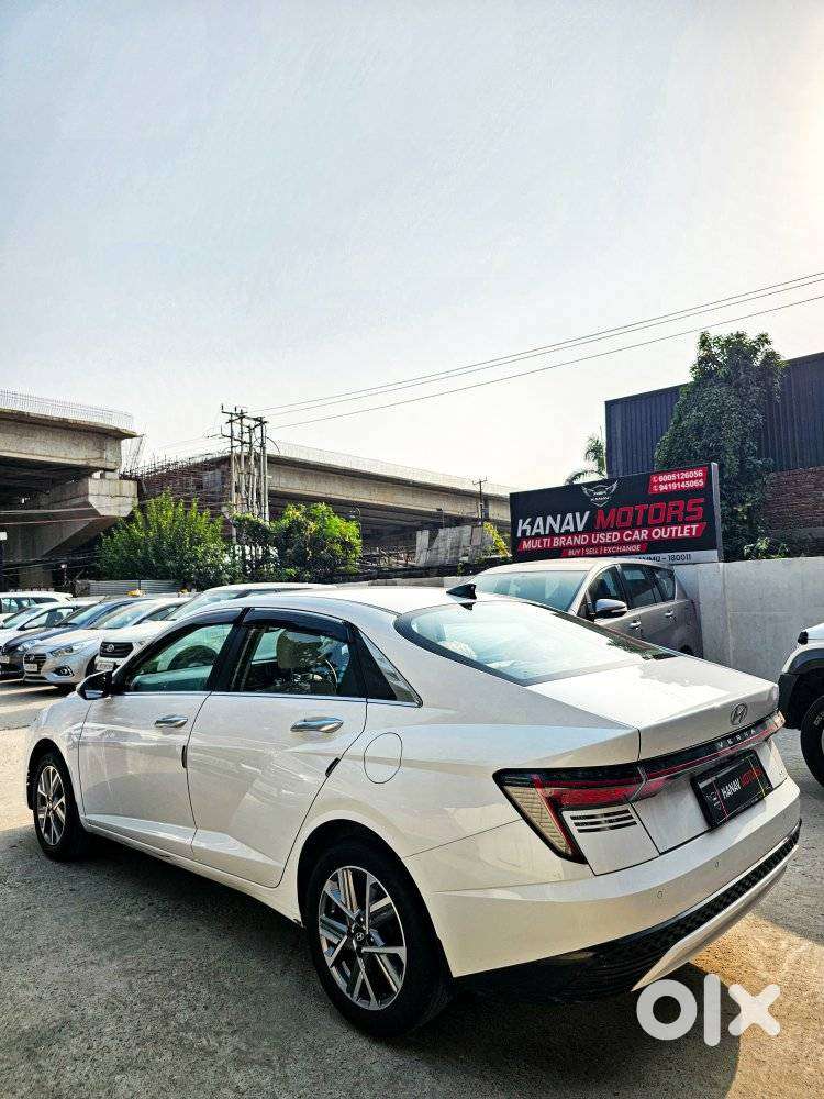 Hyundai Verna 1.5 Sx (o) Vtvt Ivt, 2023, Petrol