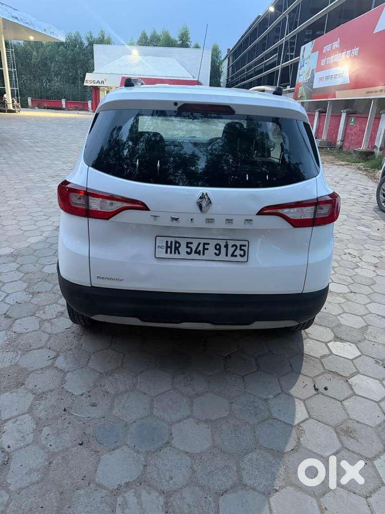 Renault Triber Rxt, 2022, Petrol