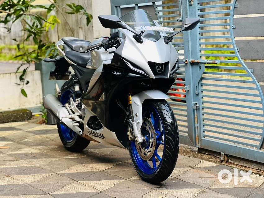 yamaha r15 sports bike