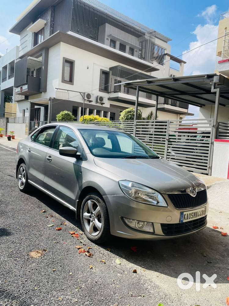 Skoda Rapid 1.6 MPI AT Elegance, 2013, Petrol