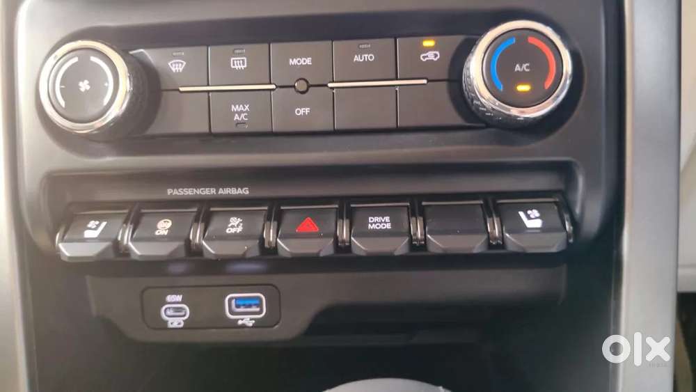 Mahindra Thar Roxx, 2025, Petrol