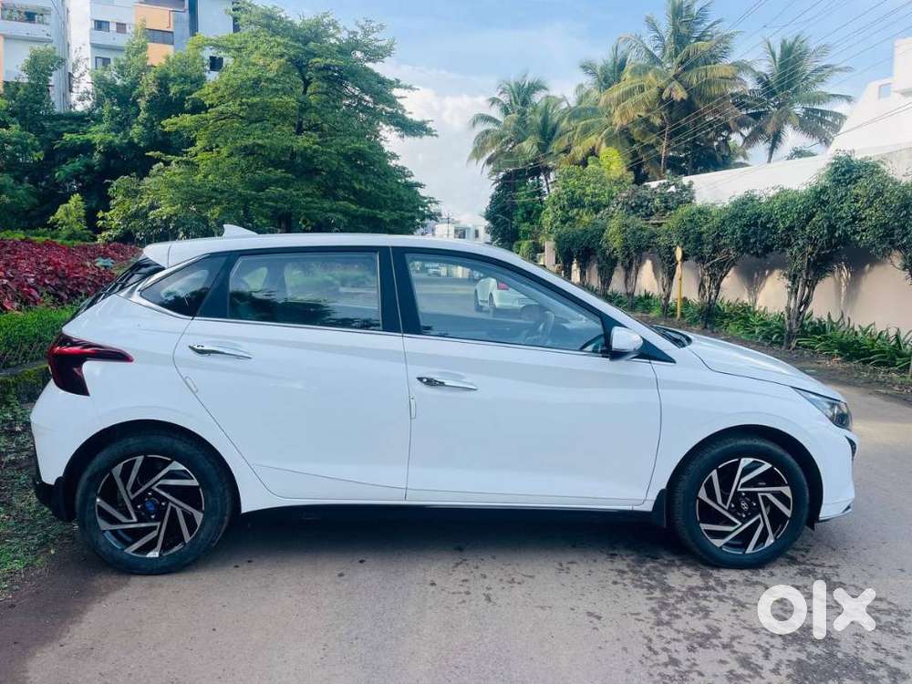 Hyundai I20 Asta (o) 1.2 Mt, 2023, Petrol