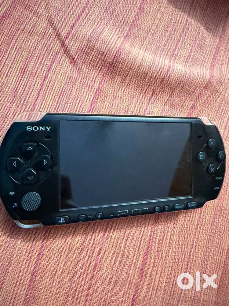 SONY PSP 3000 with 40+ games including GTA