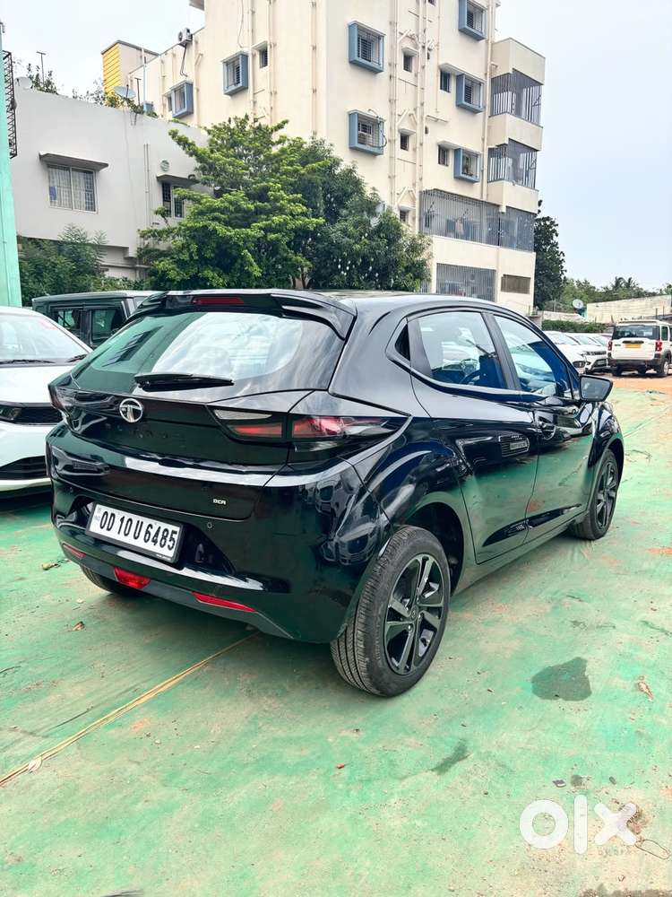 Tata Altroz, 2022, Petrol