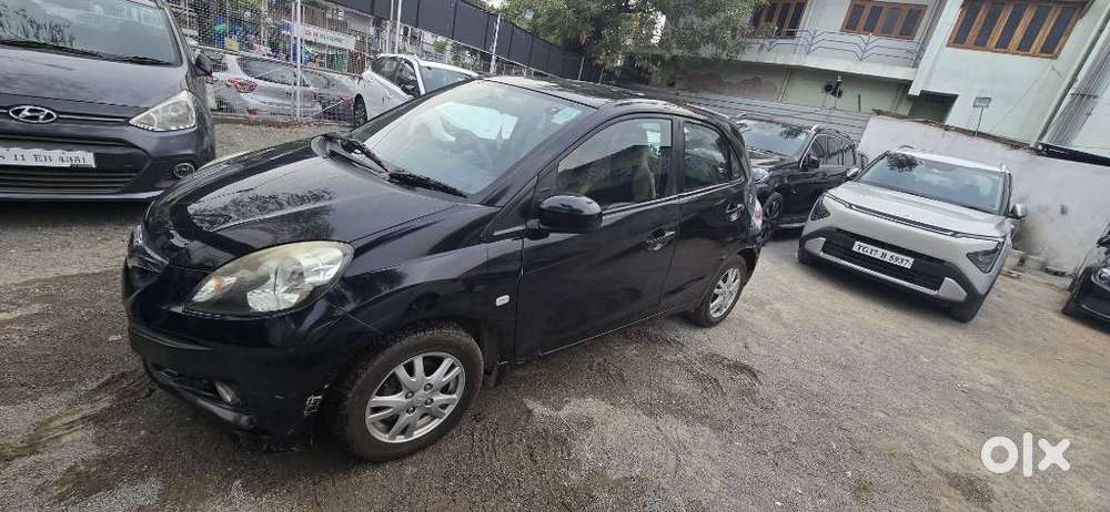 Honda Brio V Automatic, 2013, Petrol