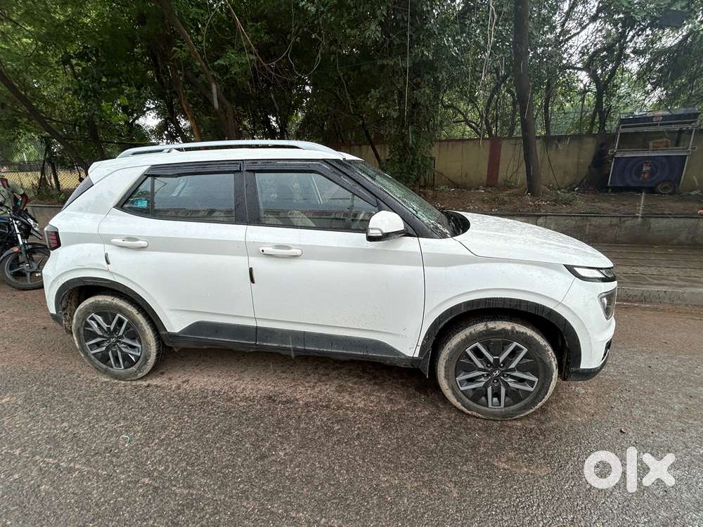 Hyundai Venue Petrol 2025