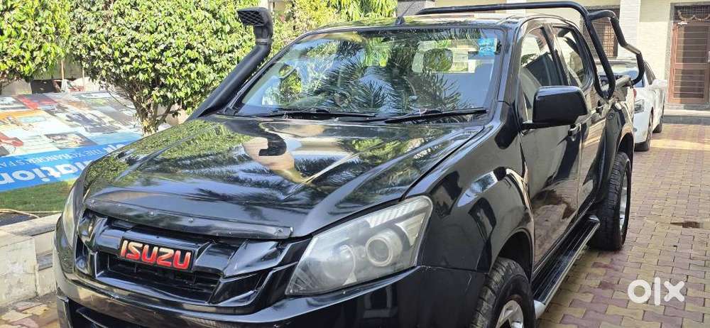 Isuzu V-cross Z 4x4 Mt, 2017, Diesel
