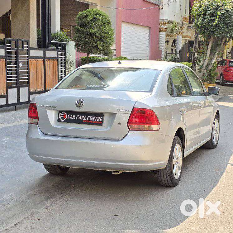 Volkswagen Vento 2010-2013 Petrol Highline, 2011, Petrol