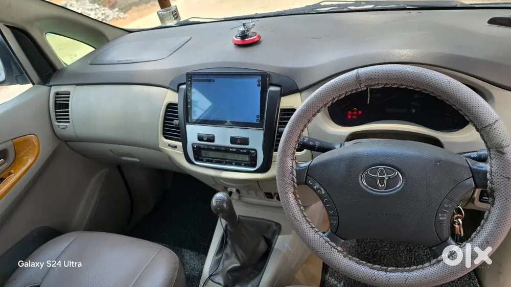 Toyota Innova 2012 Diesel 195000 Km Driven