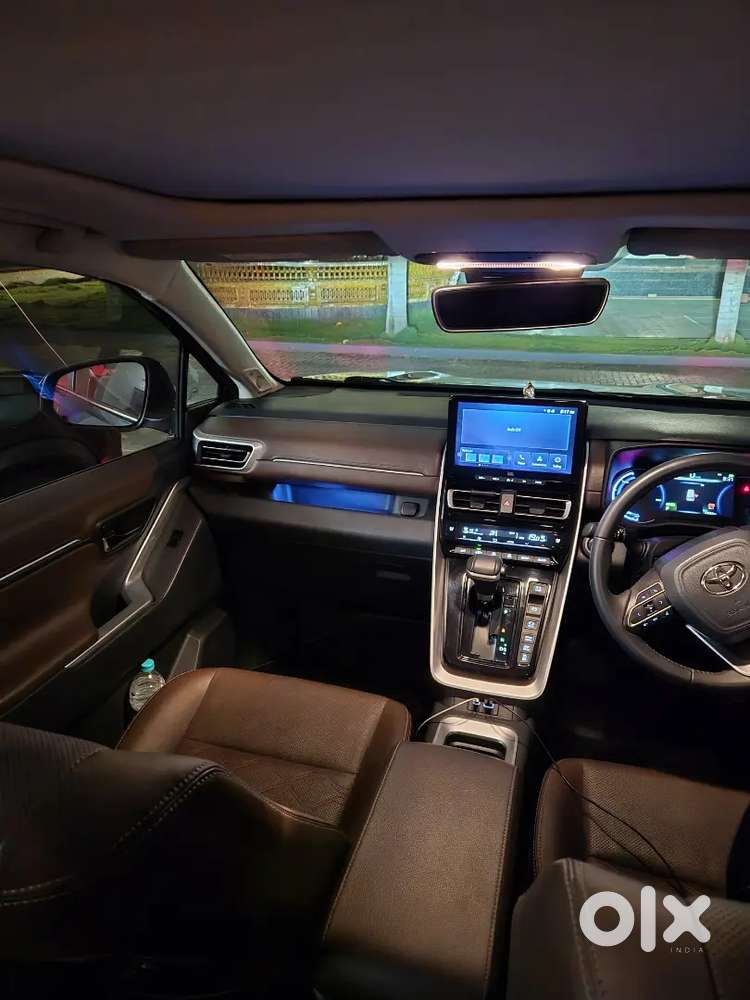 Toyota Innova Hycross 2023 Petrol 59000 Km Driven